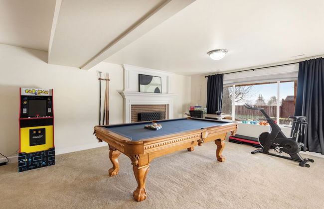 Renton Lakeside Oasis, Lakeview, 4B 2.5B, Spacious - Photo 16