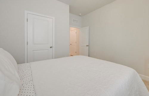 Florida Snowbird Haven with Pool! Easy I-75 Access - Photo 15