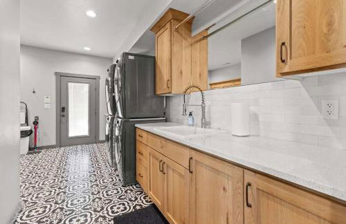 West Cabin- Yellowstone Family Retreat- Sled Hill - Foto 34