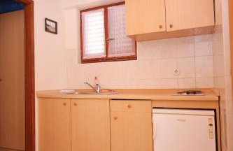 Apartments by the sea Sutomiscica, Ugljan - 912 - Photo 14