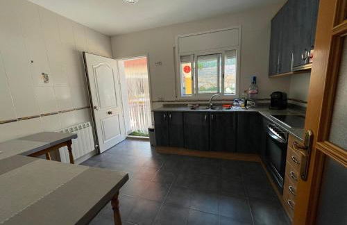 Pet-Friendly Villa with Pool - Foto 9