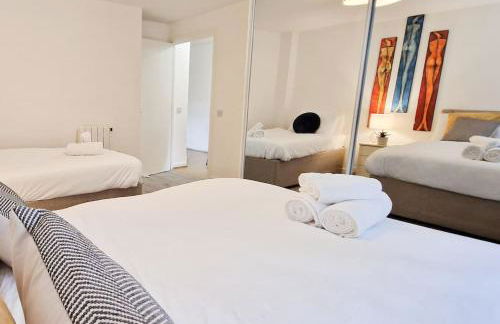 Comfy 2 bed Flat with free Parking, close to Tube - Foto 20