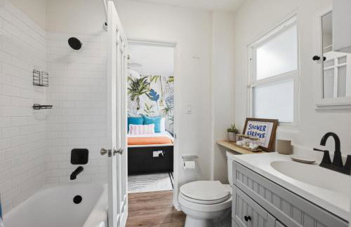 San Diego Oasis with Private Hot Tub Near Zoo, Balboa Park and Beaches - Photo 25