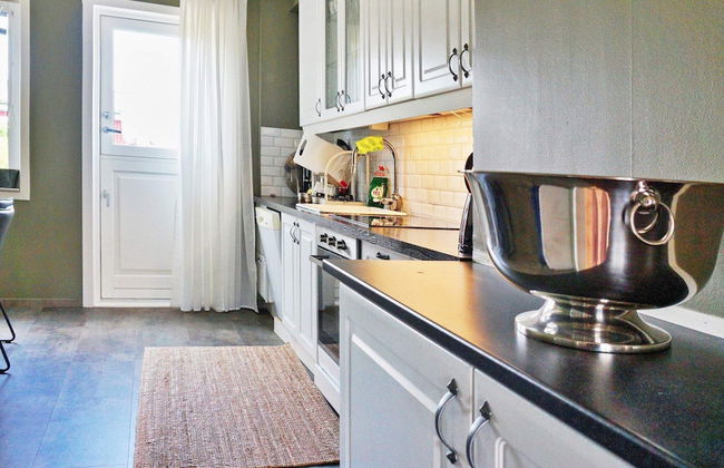 5 Person Holiday Home in Hallstavik - Photo 5