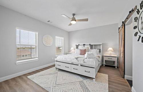 Modern Beach House with Fire Pit and Swimming Pool - Foto 16