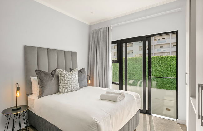 The Monroe Luxury Apartments - Photo 2