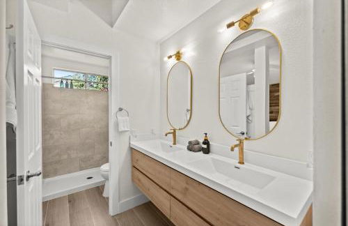 Recently Upgraded House with King Suite, quiet NBHD, Fast Wifi, and Yard - Foto 30