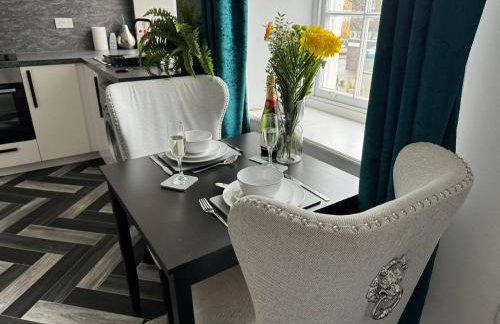 Lowther Apartment - 2 Bedrooms - Sleeps 4 - Photo 4