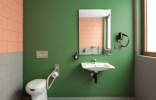 Zeus is Loose Hostel - Photo 56