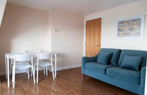 Caribou Suite-Bright & Spacious 2-Bed, Gated Parking, Close to City & Hospital - Foto 4