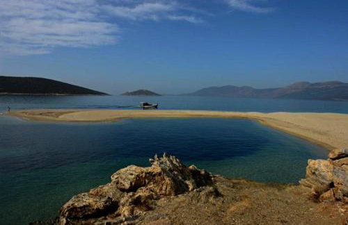 Thea Hotel - Studios & Suites - Photo 64