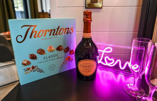 Staining Luxury Lodges - Photo 29