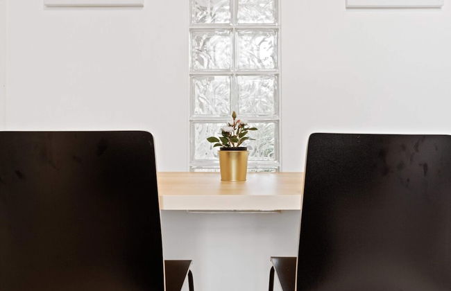 Refined, Light 1 Bed Apt w Balcony in Brixton - Foto 26