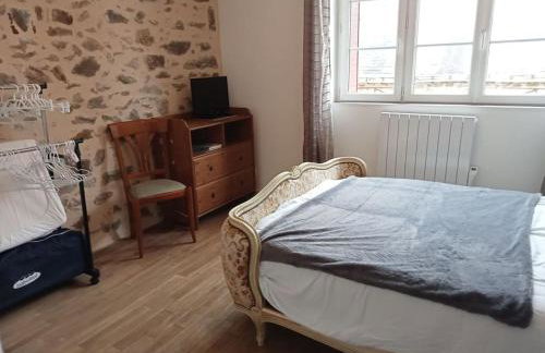 Gîte entier plein centre de St Léo, 2 ch, 4 pers - Foto 6