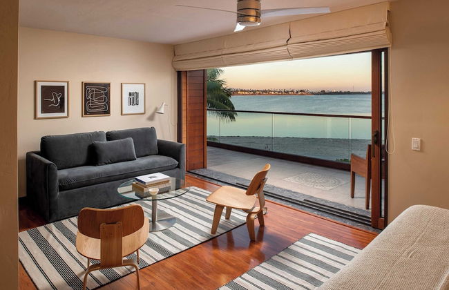 Endless Summer by Avantstay Serene Beachfront Escape w/ Sunset Views! - Photo 21