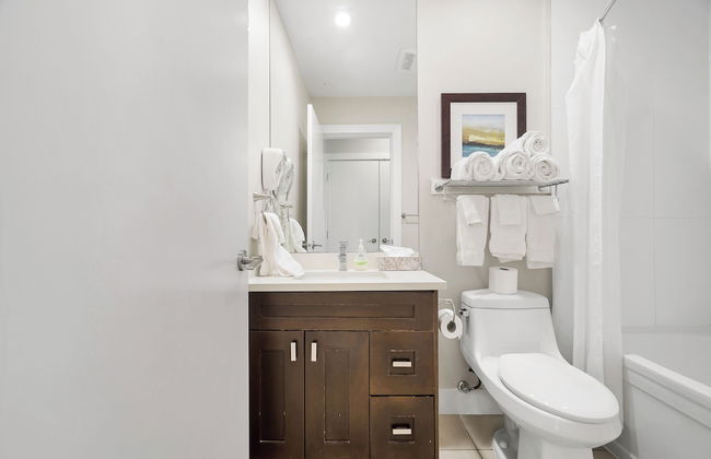 Harmony Haven 2BR Lakefront Suite - Photo 43