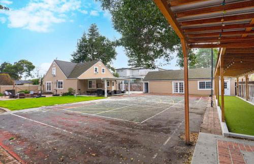 Santa Clara 5Br Home I Spacious backyard I Westfield - Photo 34