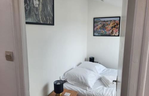 La Maison du Donjon - Gites de 8 personnes, parking privé avec jardin terrasse - Foto 36