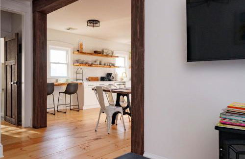 Very Cozy, 2 Bedroom Farmhouse Apartment 2nd FL - Foto 9