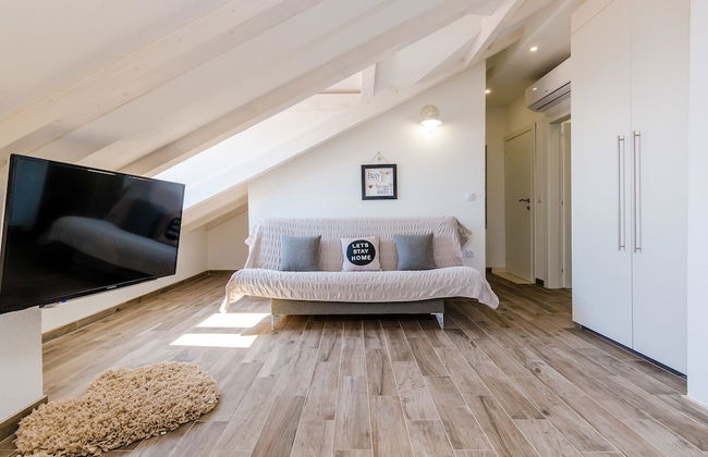 Apartments Life - Photo 15