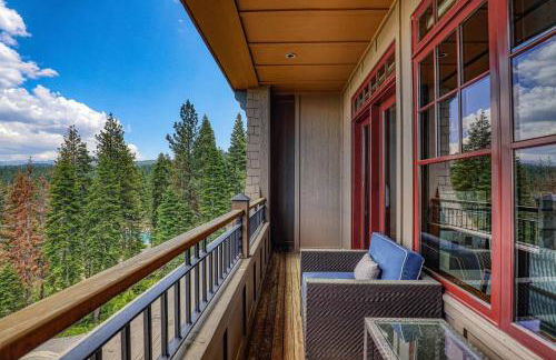 One Village Place 502 by East West Hospitality - Foto 14