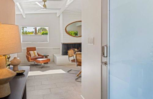 Luxurious Tennis Club Bungalow 1 with Mountain Views and Walks to Downtown Palm Springs! - Foto 9