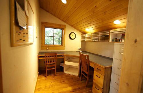 Stately and Unique Cabin Rental with a Wood-Burning Stove near Logan, Utah - Foto 13