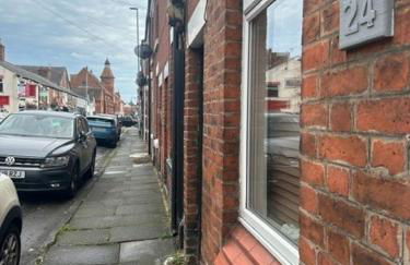 No24Sandbach - Home from Home - Exclusive Dog Friendly House & Garden - Photo 51