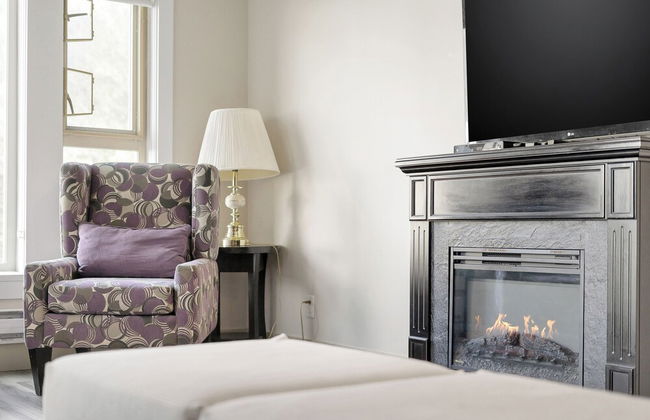 Breathtaking Bliss 2BR Penthouse - Photo 14