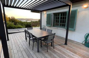 Villa des Suisses with Jacuzzi & View of Lake des Settons - Foto 33