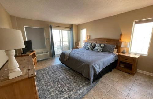 Playing Hooky at Dolphin Run-Oceanfront Condo-Pool - Foto 42