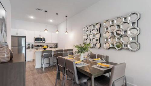 Radiant Realm - Avantstay 30mins to Disney + Private Pool - Foto 4