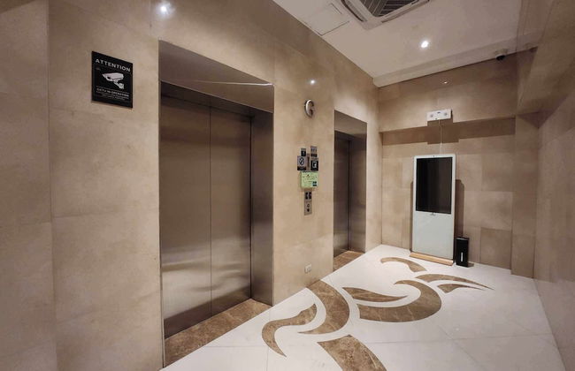 1 Bed Apartment - Sleeps 7 - Pool & Wifi - Photo 18