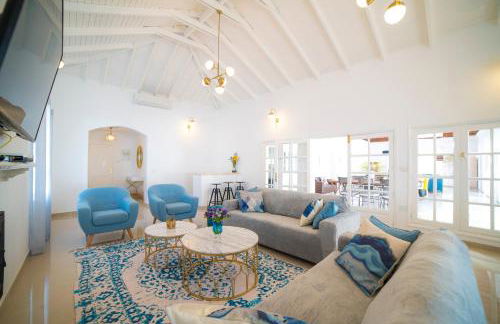 Stunning sea view villa with 6 bedrooms & heated pool - Villa Renaissance - Photo 7