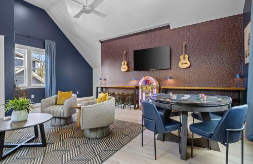 The Morrison - Karaoke Theater Backyard Oasis - Foto 3