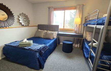 Nature's Blissful Haven - King Bed & Heated Garage - Foto 18