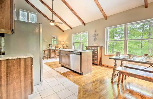 Hike and Zip-Line Red River Gorge Cabin with Hot Tub! - Foto 7