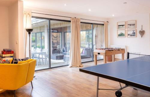 Stunning 6 Bedroom with Swimming Pool & Sauna! - Foto 98