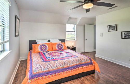 Gingerland Ranch in Del Valle Game Room and Porch - Foto 23