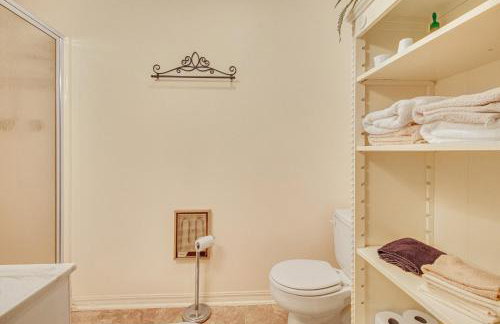 Creekfront Yellville Manor with Parlors and Fire Pit! - Foto 22