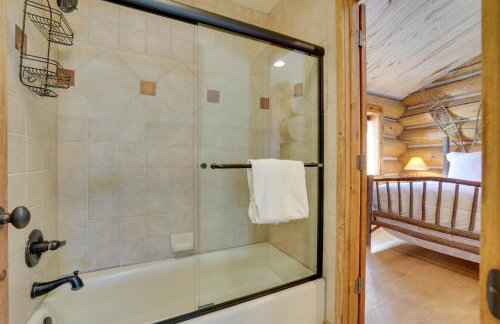 Fraser Chalet with Hot Tub and Mountain Views - Foto 20