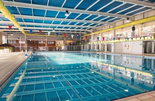 Adorable Caravan in Newquay Bay Resorts Nb98 - Foto 8