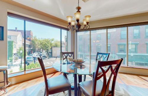 Gloucester Harbor Hideaway - Photo 5