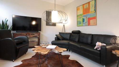 Charming LOUISE - Photo 3