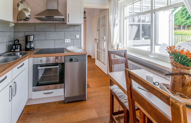 Charming House With Sauna, Jacuzzi in Bullange - Foto 10