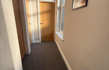 Modern 3 Bedroom house, short walk to train station and town centre, close to Manchester Airport and PLouise - Foto 10