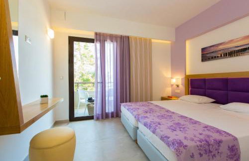 Eltina Hotel - Photo 4