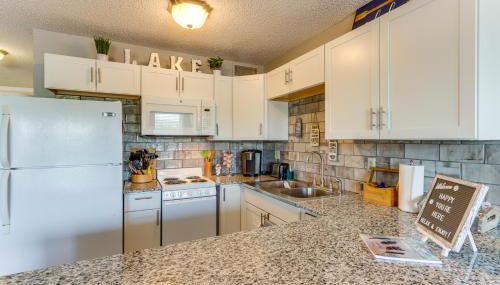 Pool Access and Lake View Osage Beach Condo! - Foto 2