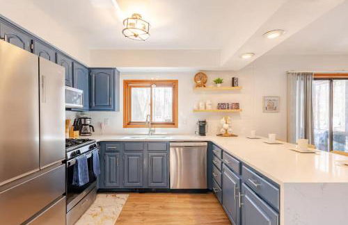 Cozy Cabin at Poconos With Hot Tub and Fire Pit - Foto 14