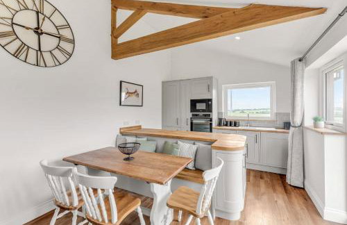 Grafton Fields near Silverstone - Photo 5